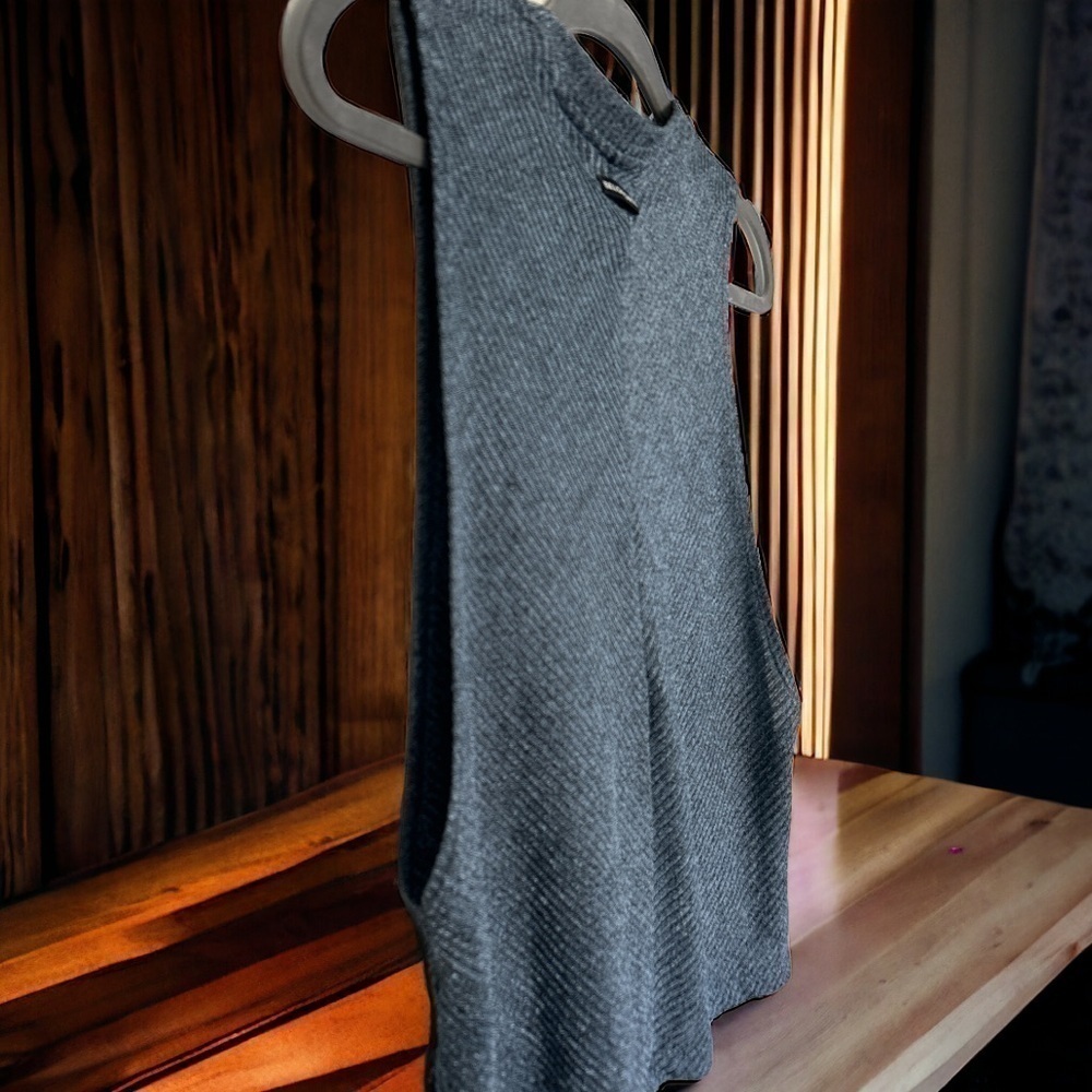 Beloforte OverSized Sleeveless Blouse | SIZE XS - Picture 7 of 8